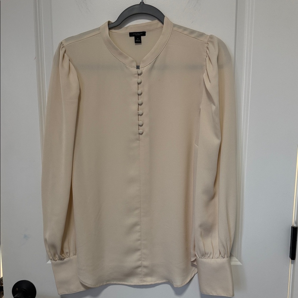 Ann Taylor Women’s Crew Neck Long Button Sleeves Cream Blouse size Medium